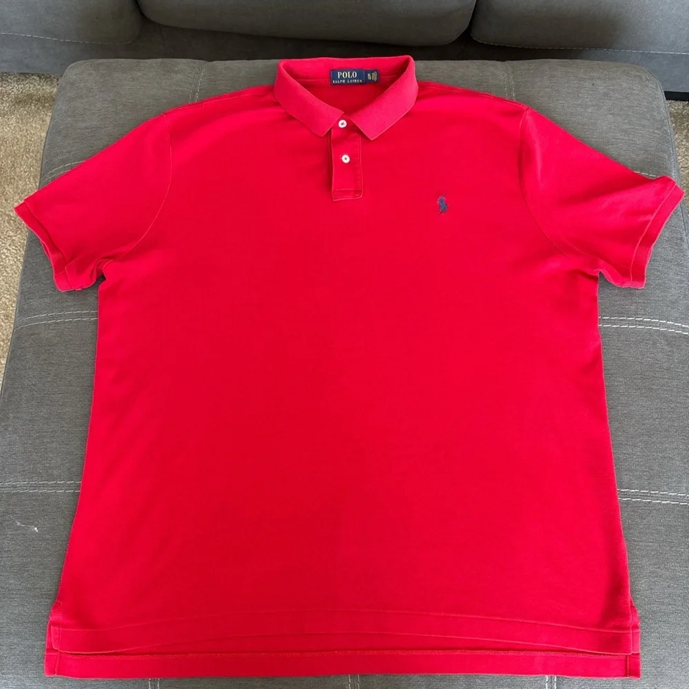 Ralph Lauren Men's Vibrant Red cotton Polo Shirt with Logo. XL